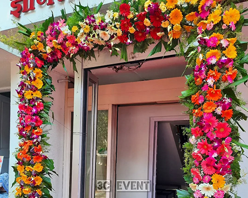 Entry Gate & Decor